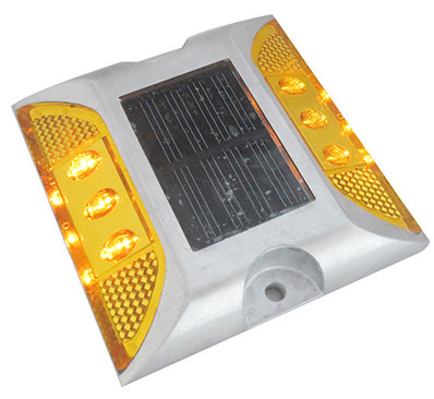 100MA المستدامة للطاقة الشمسية LED ترصيع الطريق الأشعة فوق البنفسجية PC IP68 علامات رصف الطرق الشمسية